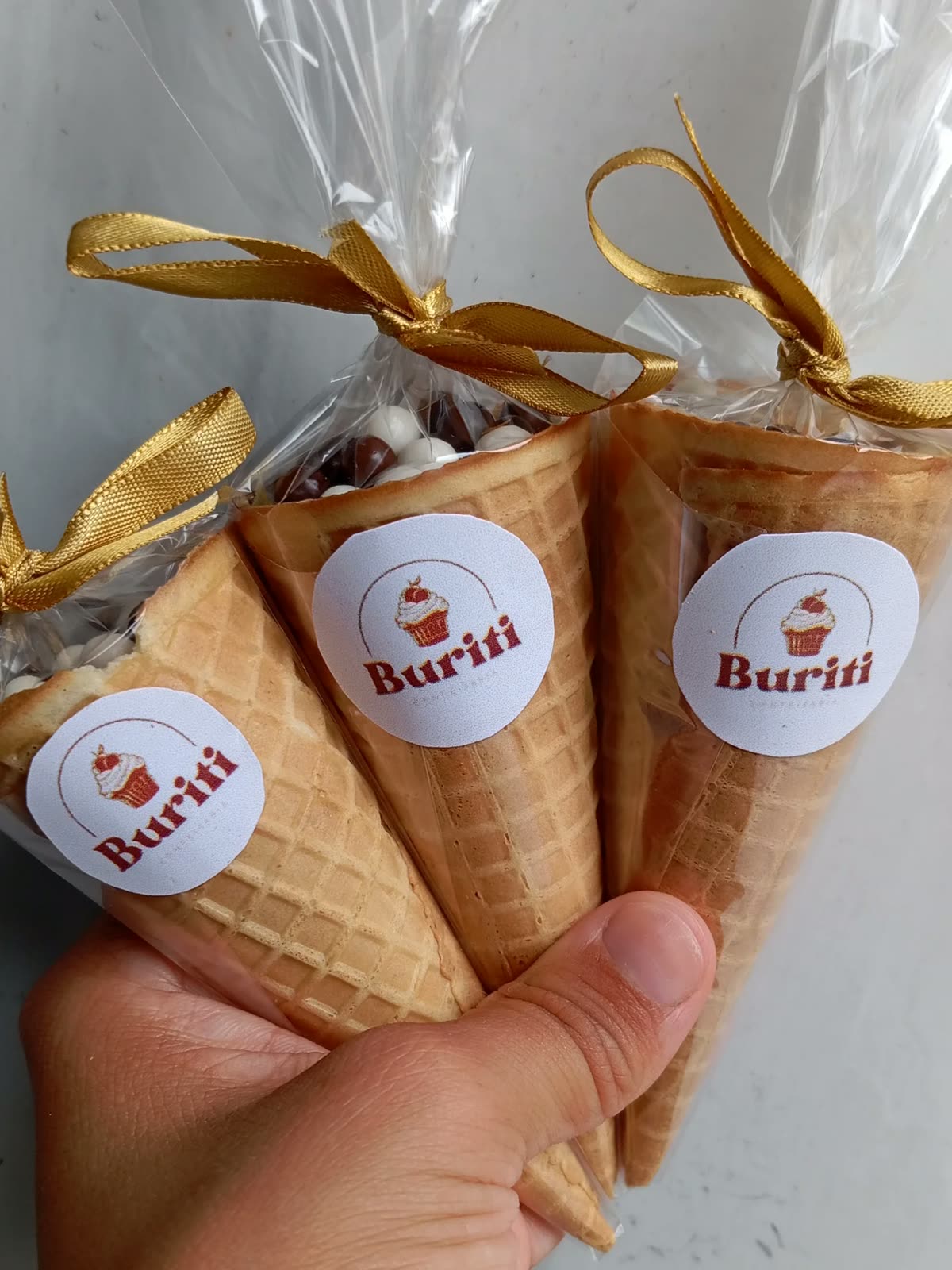 Cones recheados da Buriti